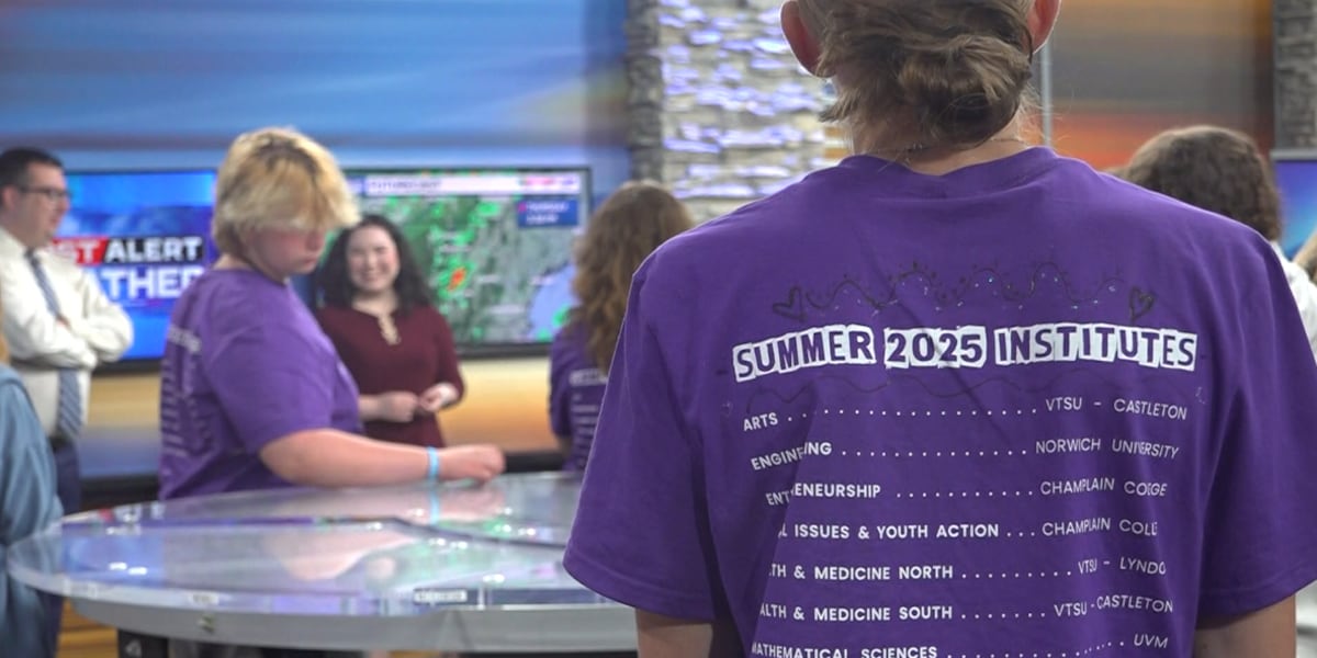 High school students connect with climate experts for credit