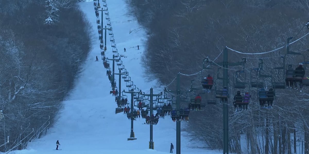 Vt. ski resorts gear up for holiday weekend, expected rain Vt. ski resorts gear up for holiday weekend, expected rain