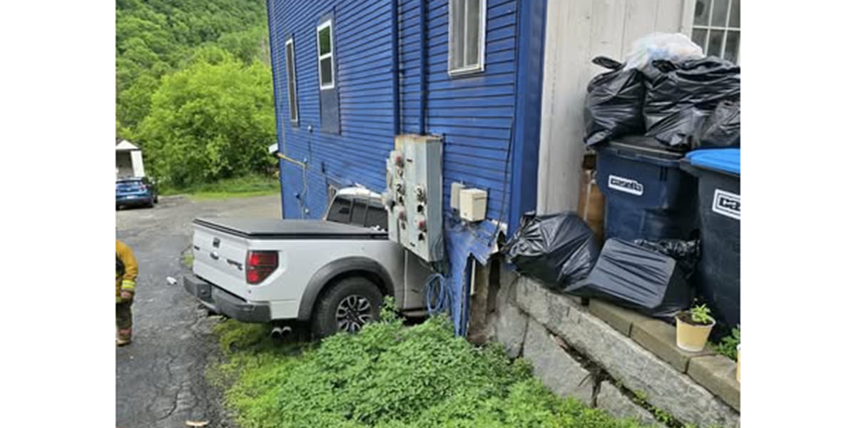 Truck crashes into Hardwick apartment building, displacing 4 households