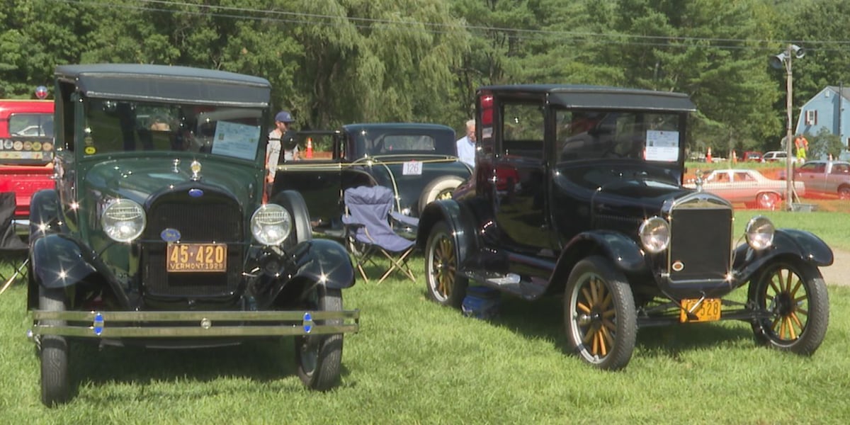 Classic Car Meet Patrons Remember History classic-car-meet-patrons-remember-history