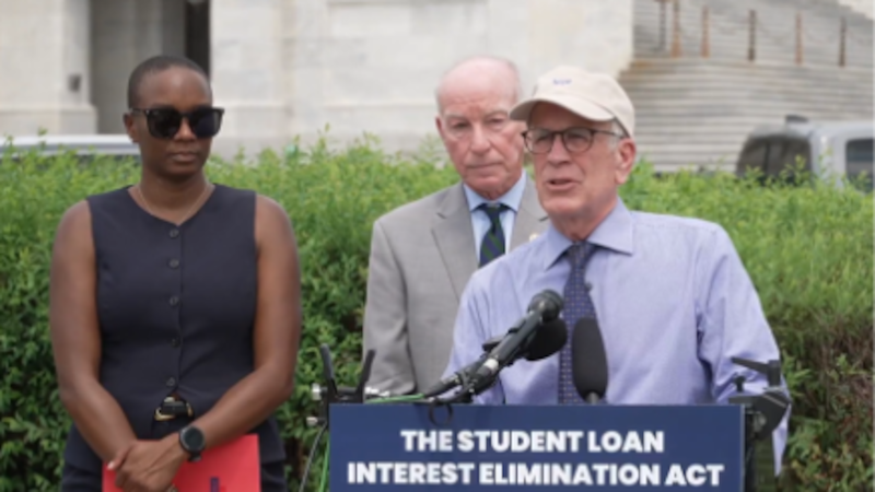 Sen. Peter Welch proposes bill to eliminate student loan interest