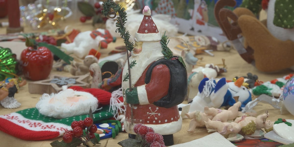 假日购物者应对高昂的食品和礼品价格