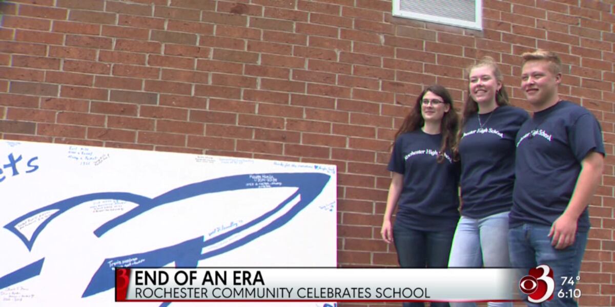 Allison Ritchie Rochester High School Students say goodbye as Rochester gets ready to close school